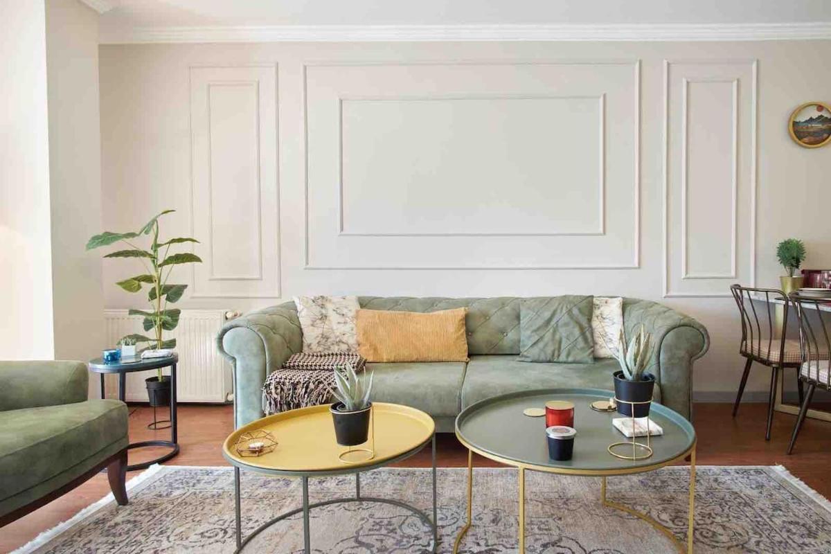 Modern And Close To Center